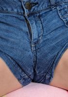 ATK Exotics: Daisy Haze (Asian Daisy strips outside)