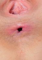 ATK Galleria: Ivy Aura (Ivy Aura slips off her t-shirt)