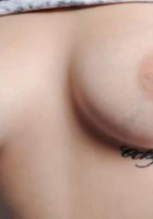 Sexy blonde amateur Jenna spreads her shaved pussy, Jenna Ivory (jen142) ATK Galleria: Jenna Ivory (Sexy blonde amateur Jenna spreads her shaved pussy)