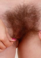 Lara Brookes from ATK Natural & Hairy