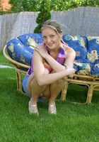 Liz loves to tease with her sexy shaved pussy, Liz (liz015) ATK Archives: Liz (Liz loves to tease with her sexy shaved pussy)