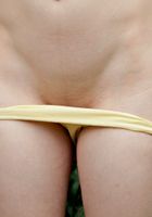 Sexy fit babe Nickey gets naked outdoors and spreads her shaved pussy, Nickey Huntsman (nic093) ATK Petites: Nickey Huntsman (Sexy fit babe Nickey gets naked outdoors and spreads her shaved pussy)