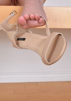 Saleena does some incredible toe spreads and pussy gaping., Saleena Hann (sal022) ATK Petites: Saleena Hann (Saleena does some incredible toe spreads and pussy gaping.)