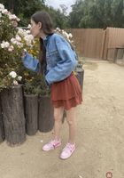 Sia Wood Farm Date BTS, Sia Wood (sia004) ATK Galleria: Sia Wood (Sia Wood Farm Date BTS)