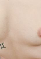 ATK Exotics: Sofie Reyez (Sofie Reyez in latinas)