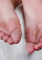 Sophia Grace shows off her sexy pink toes, Sophia Grace (sop047) ATK Galleria: Sophia Grace (Sophia Grace shows off her sexy pink toes)