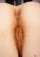 Hairy MILF Zia spreads her bush, Zia (zia002) ATK Natural & Hairy: Zia (Hairy MILF Zia spreads her bush)