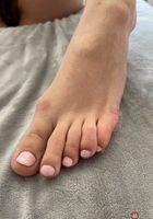 ATK Galleria: Zoey Jpeg (Zoey shows all her goods on this virtual date.)